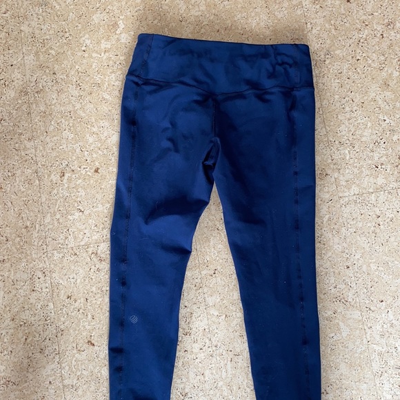 Navy MPG Leggings - Picture 3 of 3